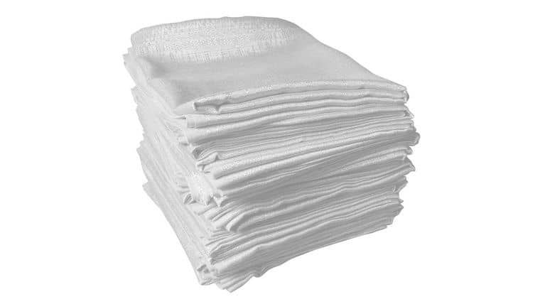 10′ x 4′ Snow White Banjo Drape | Rental 10′ x 4′ Snow White Banjo Drape | Rental
