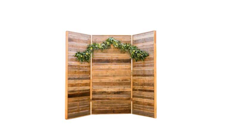 Wood – Trifold Pallet Backdrop | Rental Wood – Trifold Pallet Backdrop | Rental