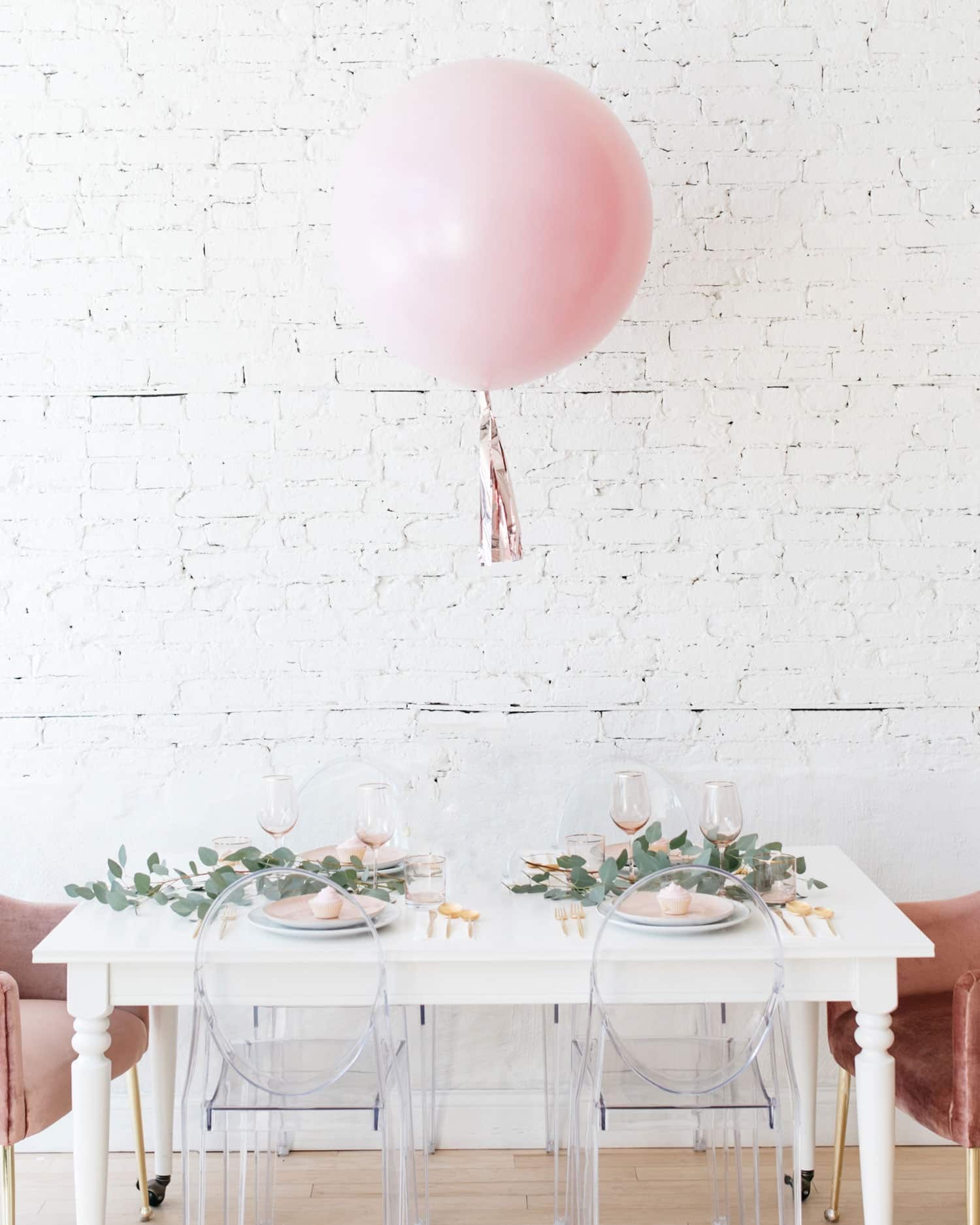 Pearl Light Rose Giant Balloon and Rose Gold Skirt Centerpiece | Rental Pearl Light Rose Giant Balloon and Rose Gold Skirt Centerpiece | Rental